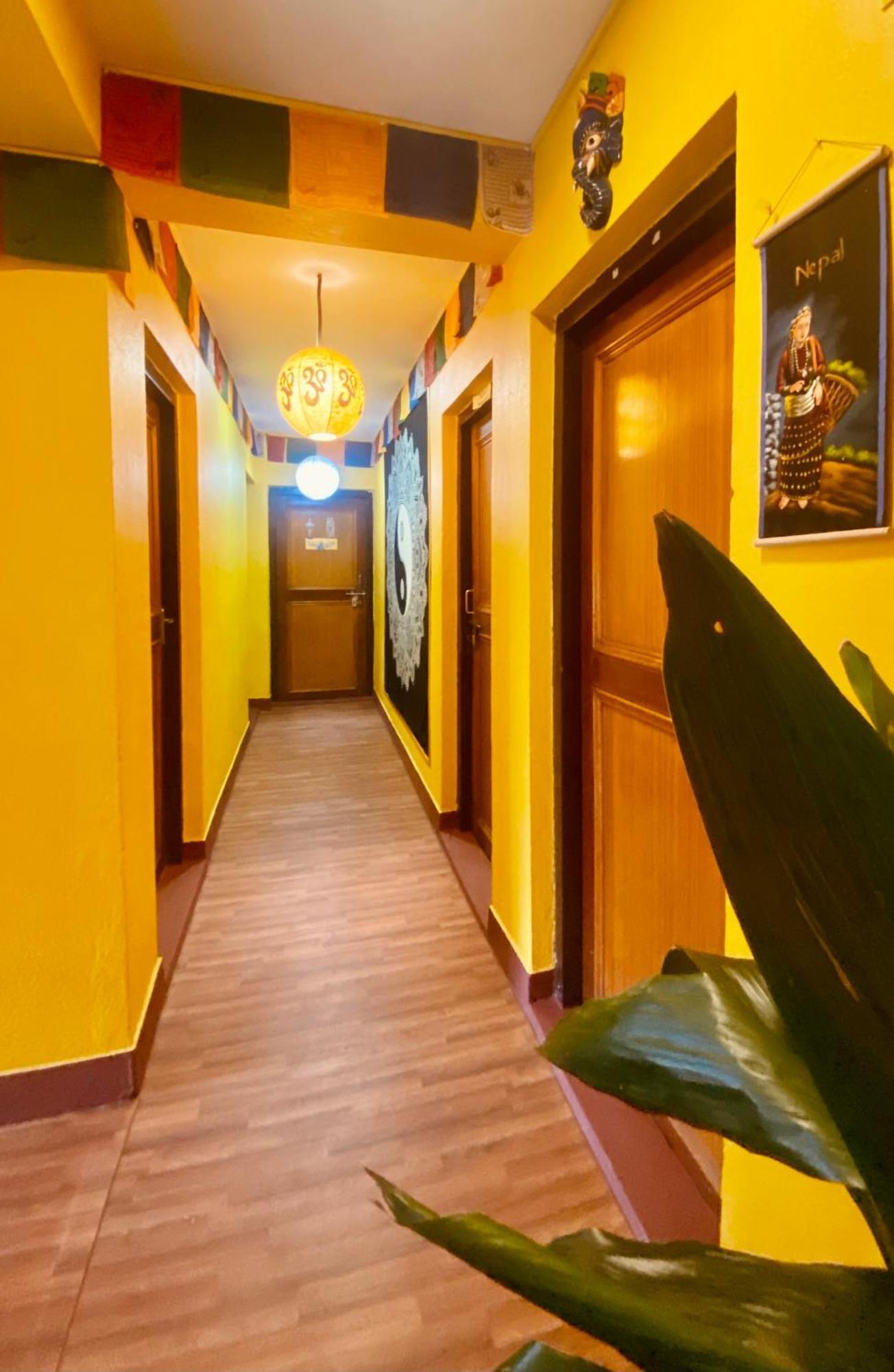 Yog Hostel カトマンズ エクステリア 写真